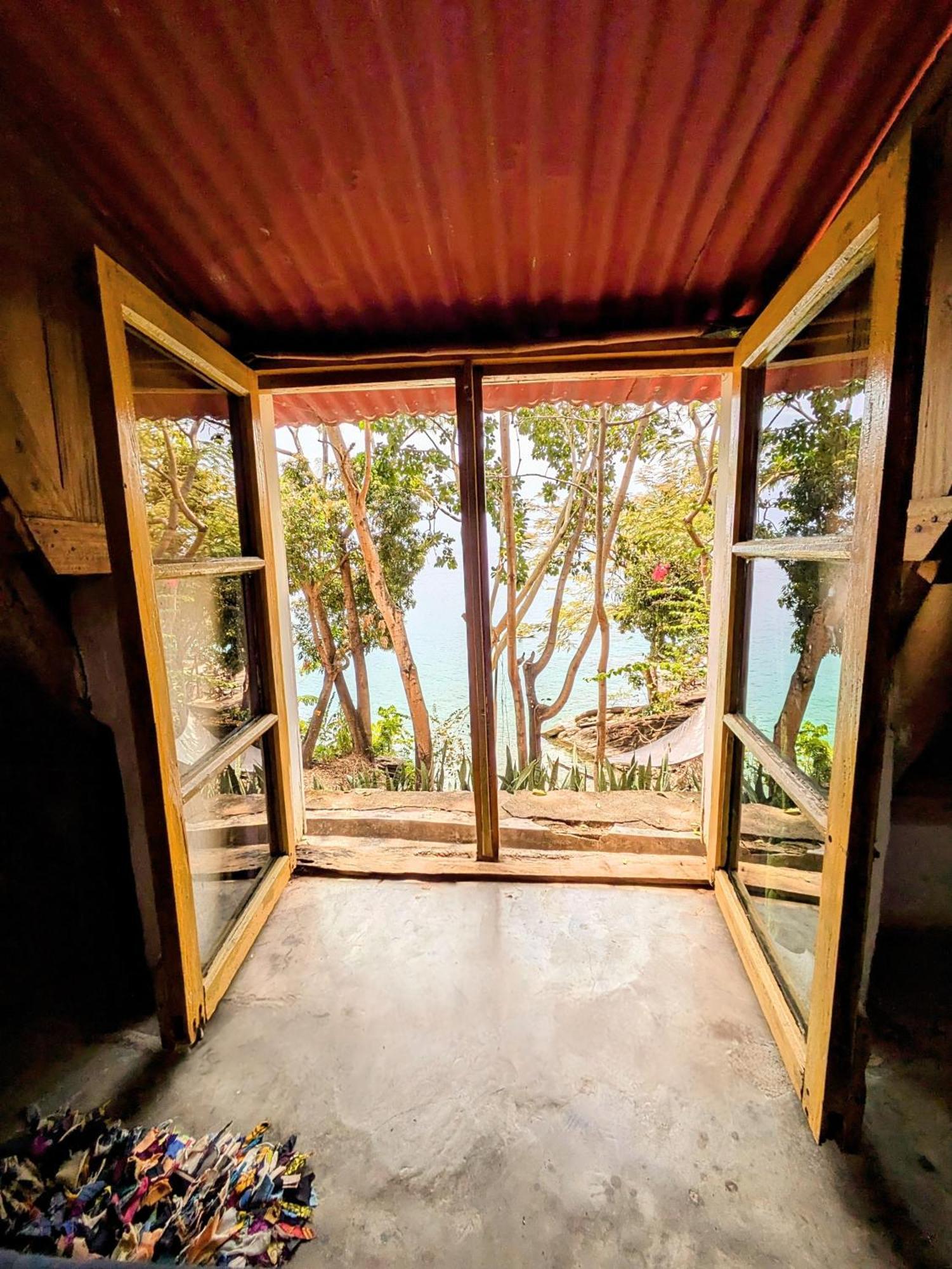 Butterfly Space- A Non-Profit Eco-Lodge Nkhata Bay Exterior photo