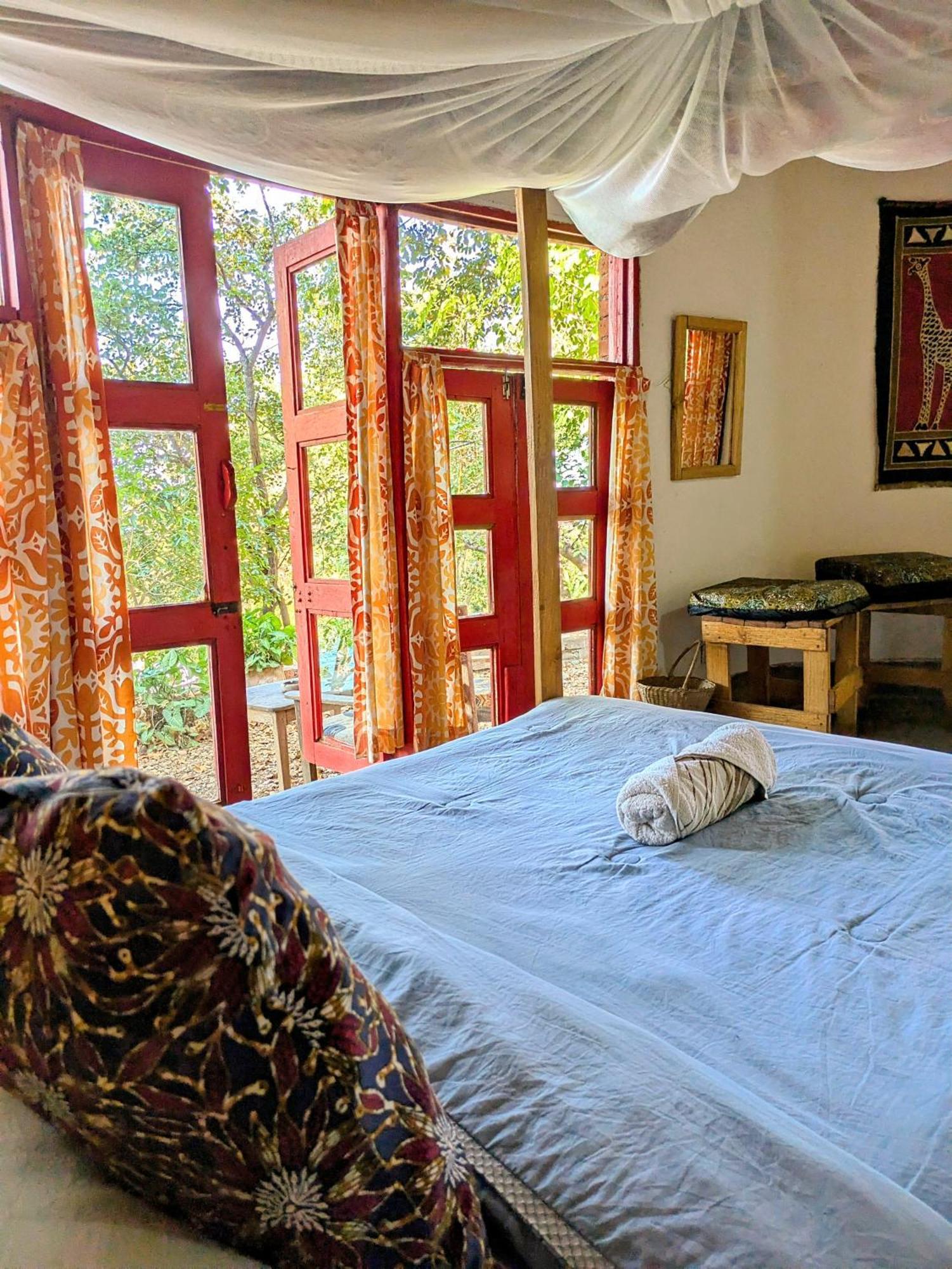 Butterfly Space- A Non-Profit Eco-Lodge Nkhata Bay Exterior photo