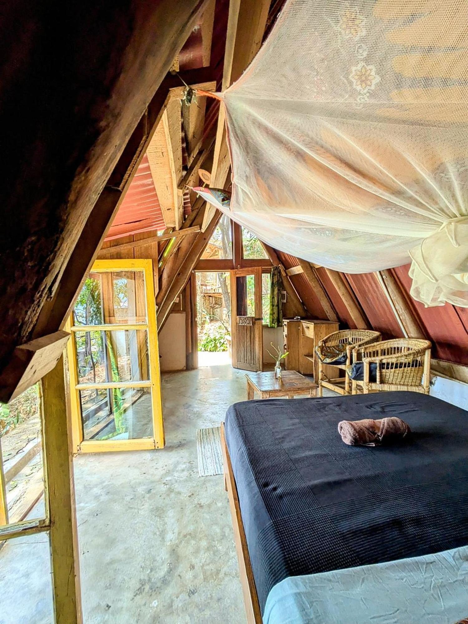 Butterfly Space- A Non-Profit Eco-Lodge Nkhata Bay Exterior photo
